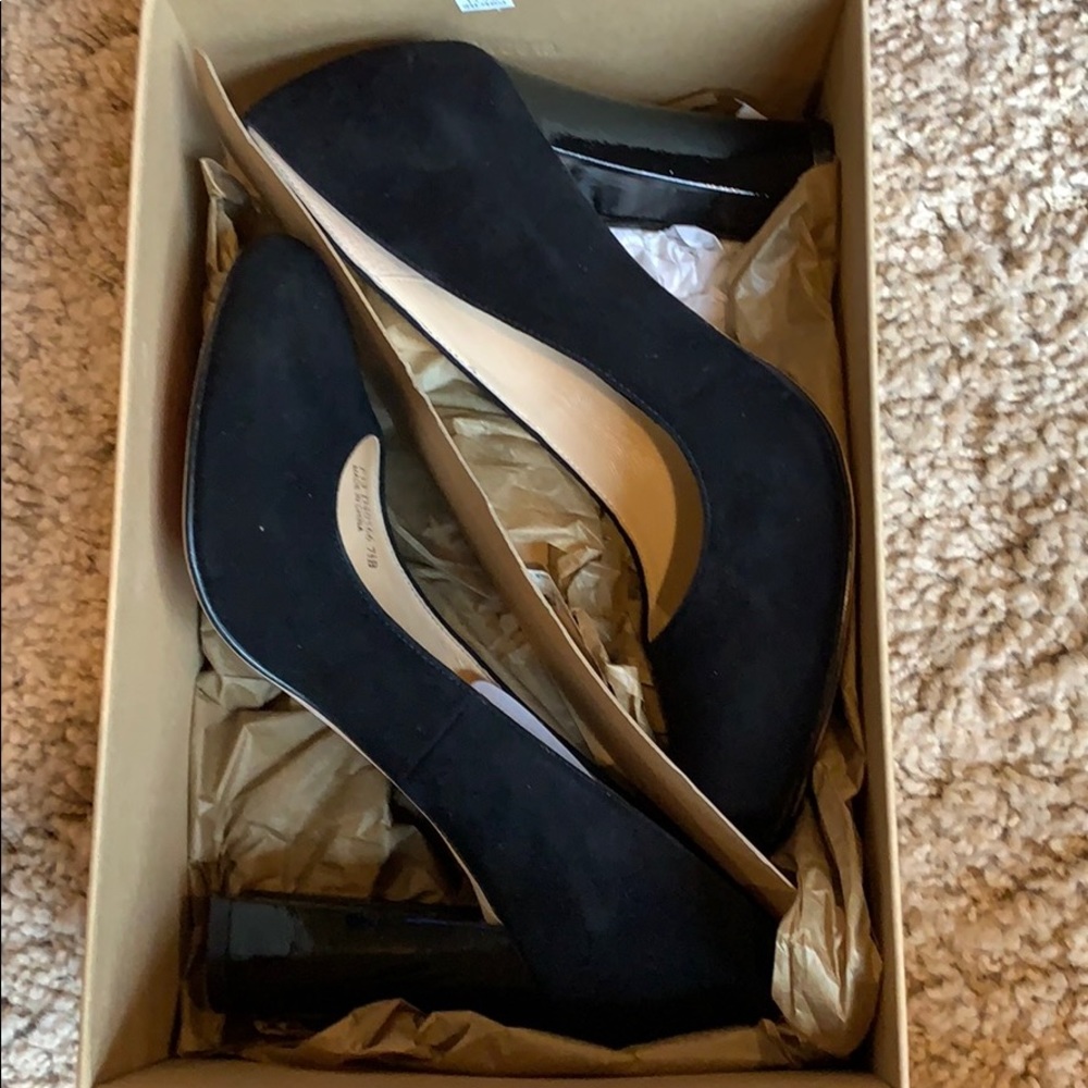 Cole Haan Black Suede pumps